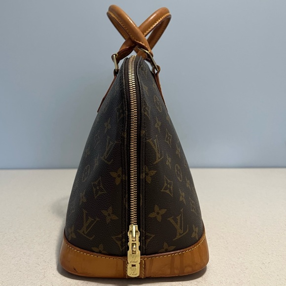Louis Vuitton Alma PM Monogram Canvas - Picture 3 of 16
